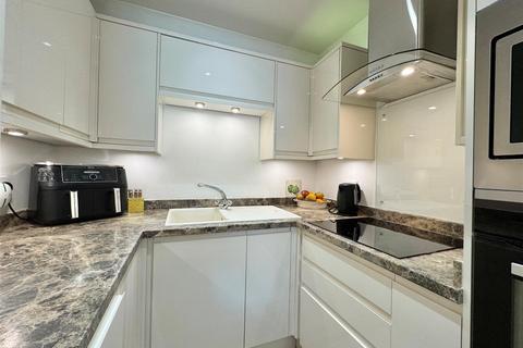1 bedroom ground floor flat for sale, Victoria Road, Wilmslow