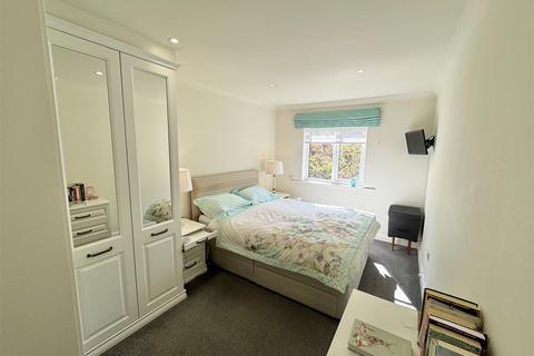 1 bedroom ground floor flat for sale, Victoria Road, Wilmslow
