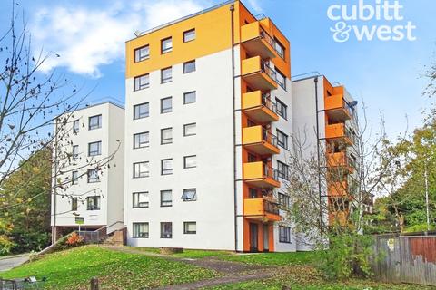 1 bedroom flat to rent, Orchard Way, East Grinstead, RH19