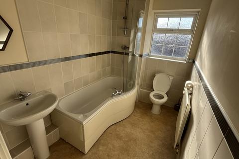 2 bedroom apartment to rent, Johnsons Road, Fernwood
