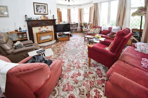 5 bedroom semi-detached house for sale, Nab Wood Drive, Bradford BD18