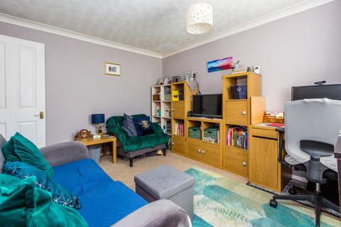 1 bedroom ground floor maisonette for sale, Oliver Close, Rushden NN10