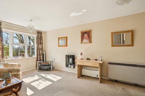 1 bedroom flat for sale, Guessens Court, Welwyn Garden City