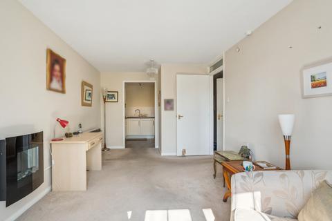 1 bedroom flat for sale, Guessens Court, Welwyn Garden City