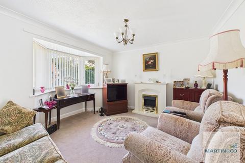 2 bedroom detached bungalow for sale, Goldieslie Close, Sutton Coldfield, B73 5PS