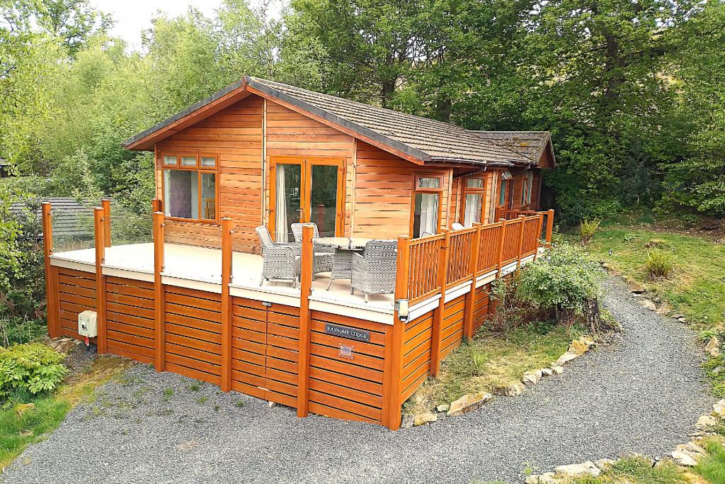 2 bedroom lodge for sale