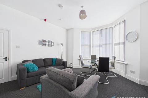 6 bedroom apartment for sale, Station Road, . FY4