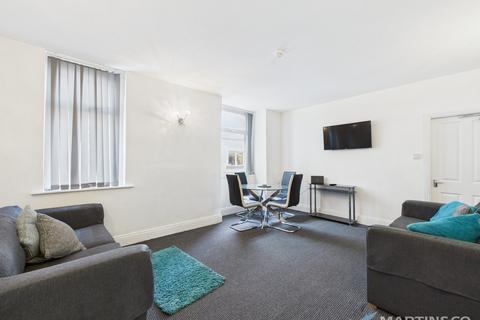 6 bedroom apartment for sale, Station Road, . FY4