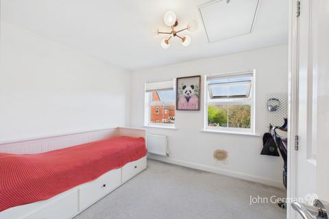 34 Wakelin Way, Lichfield, WS13 6UG