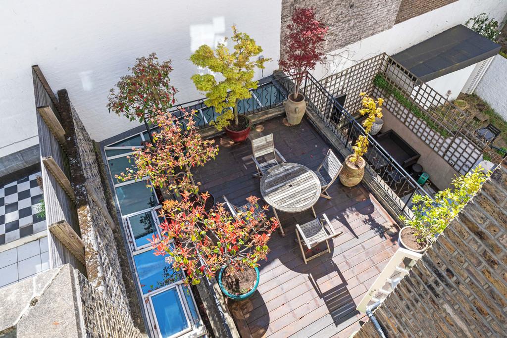 11 Montpelier Place Terr 8