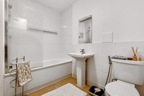 2 bedroom apartment for sale, Laburnham Close, High Barnet, EN5