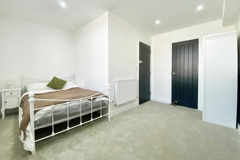 1 bedroom in a house share to rent, Telephone Road, Southsea PO4