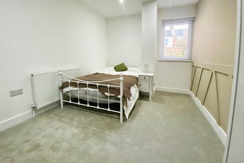 1 bedroom in a house share to rent, Telephone Road, Southsea PO4