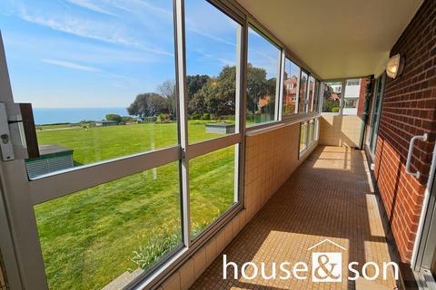 3 bedroom apartment for sale, Hinton Wood, Grove Road, East Cliff, Bournemouth, BH1