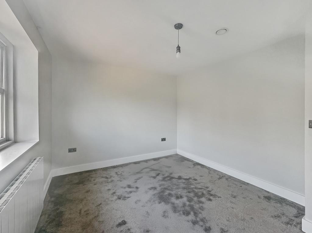 Bedroom 4 (2)