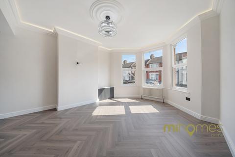 2 bedroom ground floor flat to rent, Belsize Avenue, London