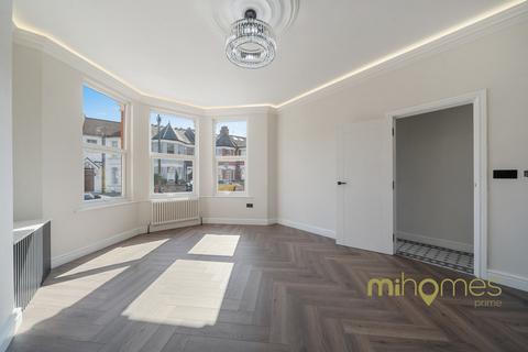 2 bedroom ground floor flat to rent, Belsize Avenue, London