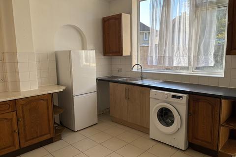 7 bedroom semi-detached house to rent, Haslemere Avenue, Hounslow