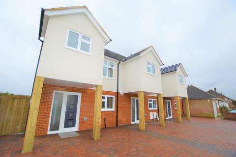 undefined, Maple Road, Hayes