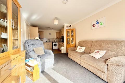 undefined, Queensridge Court