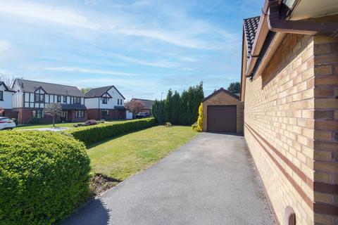 2 bedroom detached bungalow for sale, Sandicroft Close, Birchwood, WA3