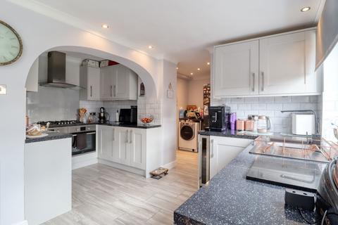 87 Thorne Road, Swindon, SN3 6DU