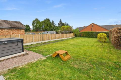 41 Dinglewell, Hucclecote, Gloucester, GL3 3HP