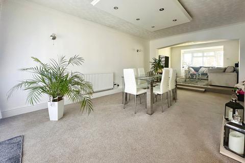 34 Barry Drive, Kirby Muxloe, Leicester, LE9 2HH
