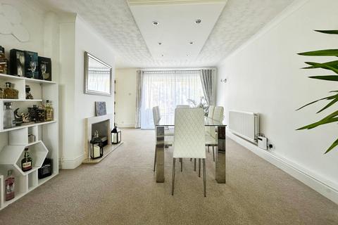 34 Barry Drive, Kirby Muxloe, Leicester, LE9 2HH