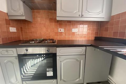2 bedroom apartment to rent, Brooklands Road, Sale M33