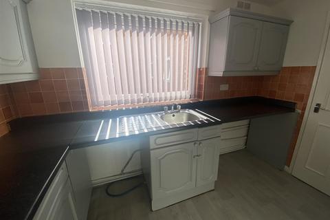 2 bedroom apartment to rent, Brooklands Road, Sale M33