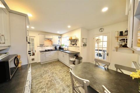 6 bedroom house for sale, Hartsholme Park, Kingswood, Hull