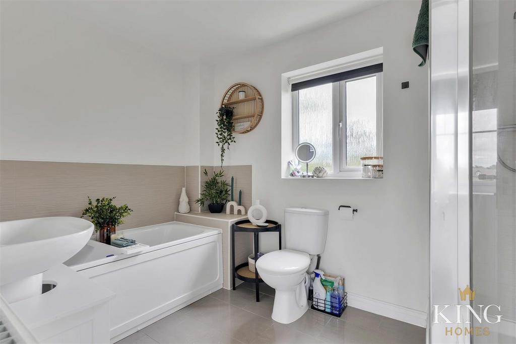 Master En-Suite