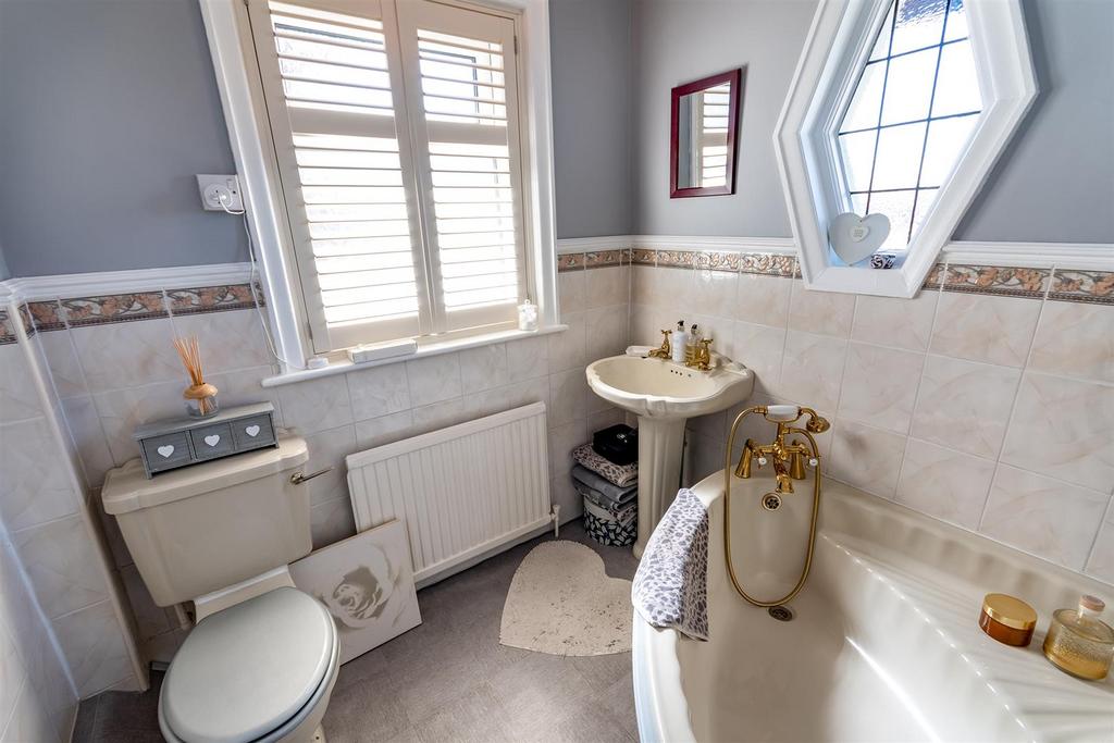 DSC 8451-Edit bathroom.jpg