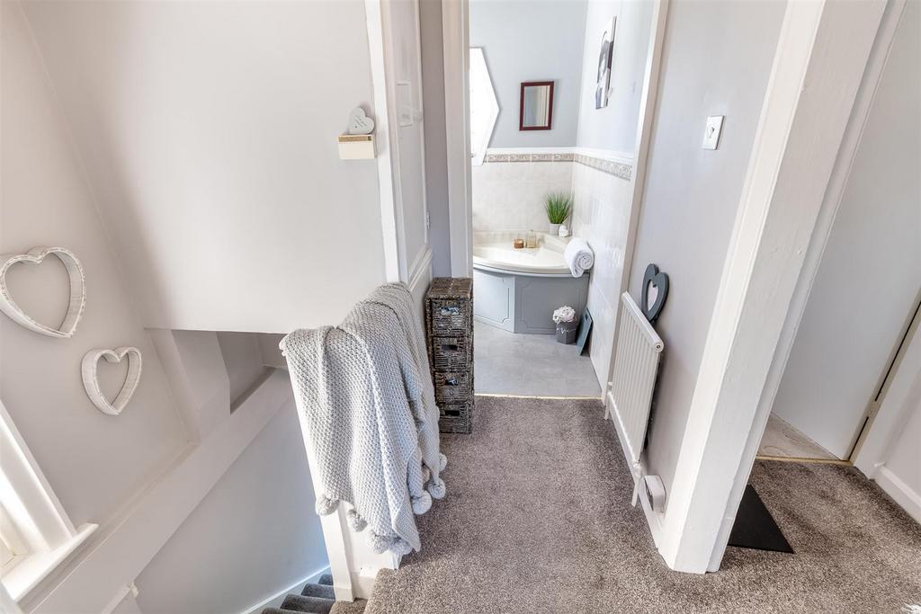 DSC 8442-Edit bathroom.jpg