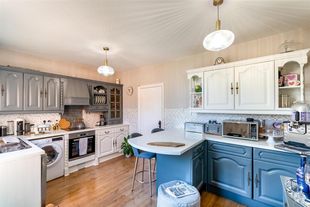 DSC 8436-Edit kitchen.jpg