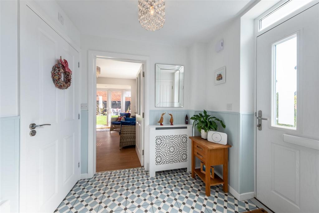 3 Tiverton Way-018.jpg