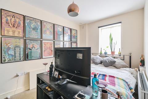 2 bedroom apartment for sale, Southgate House, Bath BA1