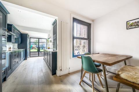 99 Luckwell Road, Bristol, BS3 3ET