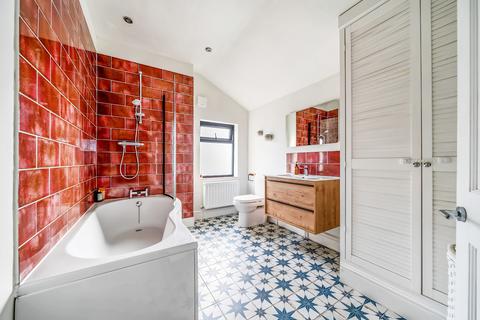 99 Luckwell Road, Bristol, BS3 3ET