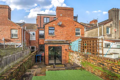 99 Luckwell Road, Bristol, BS3 3ET