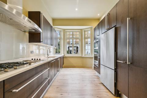 4 bedroom end of terrace house to rent, Albion Street, London