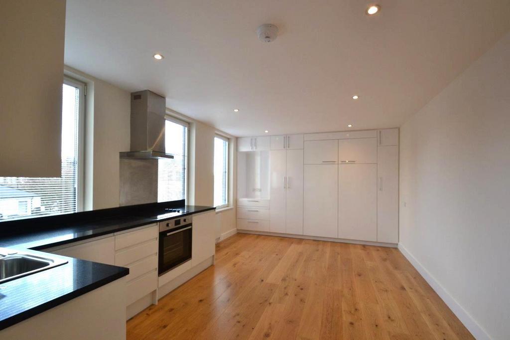 King Street, Hammersmith, W6 Studio - £1,600 pcm (£369 pw)