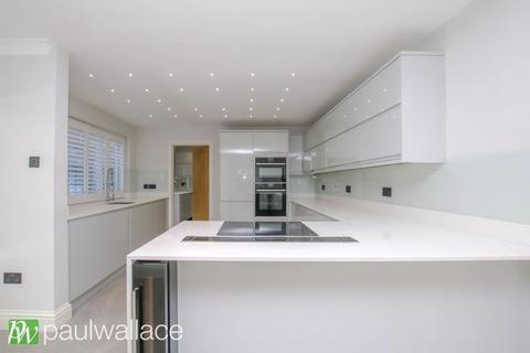 10 John Eliot Close, Nazeing, Waltham Abbey, EN9 2NZ