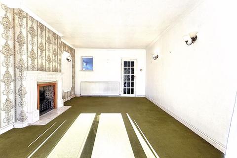 3 bedroom bungalow for sale, Ruskin Avenue, THE STRAITS, DY3 3DW