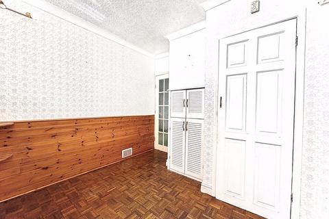 3 bedroom bungalow for sale, Ruskin Avenue, THE STRAITS, DY3 3DW