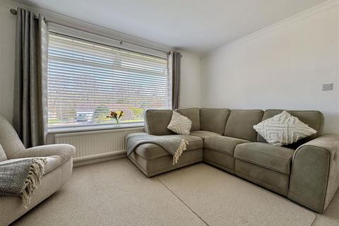 17 Bishops Close, Truro, TR1 3RR