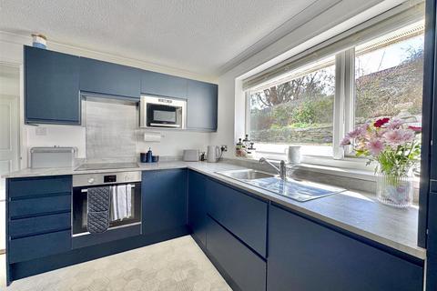 17 Bishops Close, Truro, TR1 3RR