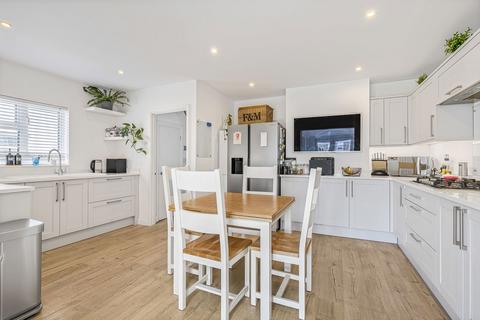 26 Dawnay Road, Great Bookham, Leatherhead, KT23 4PE