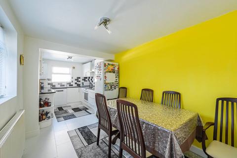 31 Exning Road, London, E16 4NB